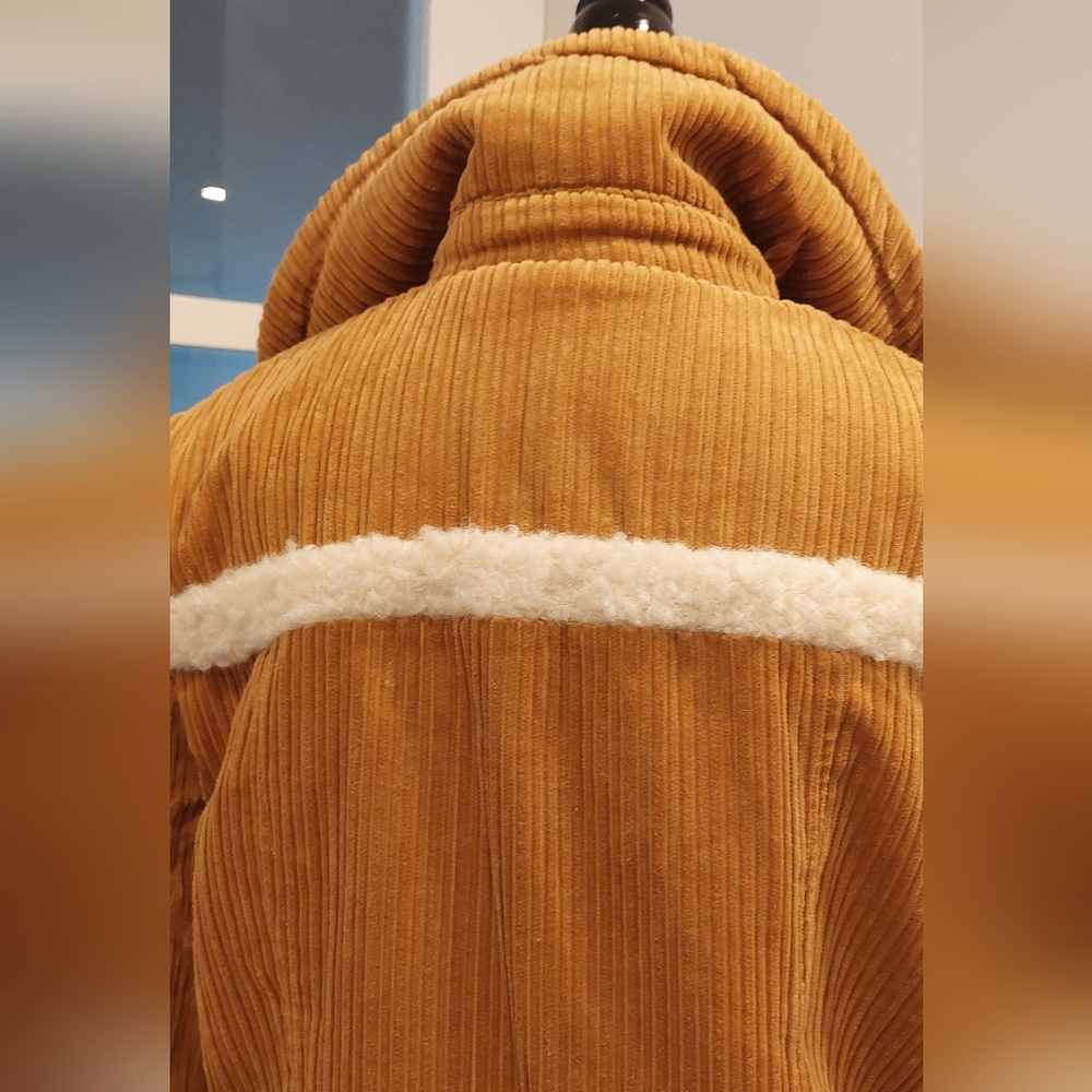 BDG Tan Teddy Jacket with Cream Accents - Picture 10 of 12